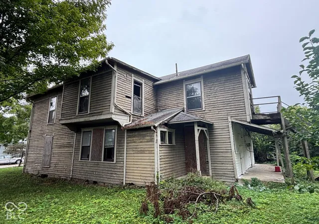 Photo 3 of House for sale at 409 W 10th Street, Anderson, IN 46016 | MLS# 22132242 | Listing updated on 2026-10-19