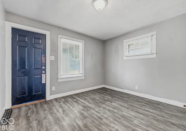 Photo 4 of Single family home for sale at 1521 E Legrande Ave, Indianapolis, IN 46203 | MLS# 22132255 | Listing updated on 2026-10-19