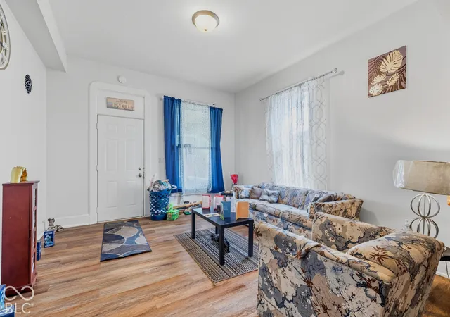 Photo 4 of House for sale at 301 E Southern Ave, Indianapolis, IN 46225 | MLS# 22132262 | Listing updated on 2026-10-19