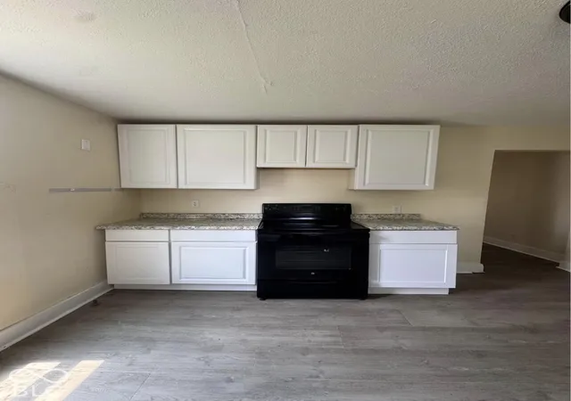 Photo 2 of Single family home for sale at 1609 Harlan St, Indianapolis, IN 46203 | MLS# 22132268 | Listing updated on 2026-10-23