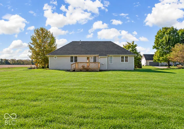 Photo 4 of Single family home for sale at 2420 E Mill Strm Dr, Greenfield, IN 46140 | MLS# 22132283 | Listing updated on 2026-10-20