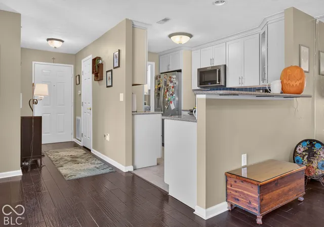 Photo 4 of Condo for sale at 6510 Jade Strm Ct #206, Indianapolis, IN 46237 | MLS# 22132291 | Listing updated on 2026-10-24