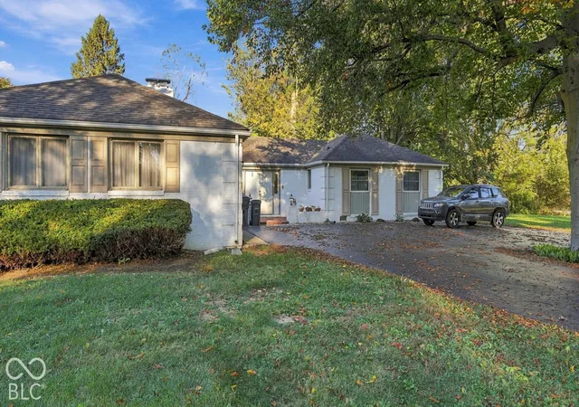 Photo 1 of Sale Pending at 6507 Rosalind Ln, Anderson, IN 46013 | MLS# 22132312 | Listing updated on 2026-10-26