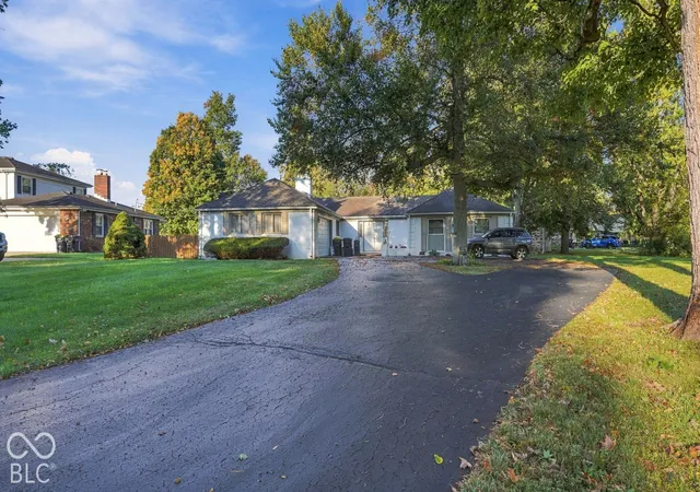Photo 2 of Sale Pending at 6507 Rosalind Ln, Anderson, IN 46013 | MLS# 22132312 | Listing updated on 2026-10-26