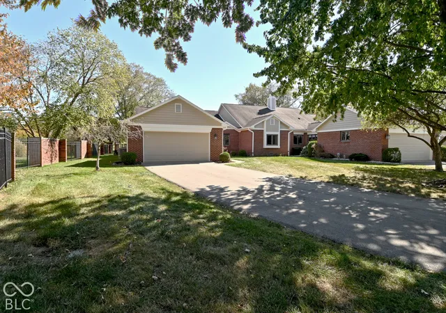 Photo 2 of Condo for sale at 7461 Longleat Rd, Indianapolis, IN 46240 | MLS# 22132314 | Listing updated on 2026-10-24