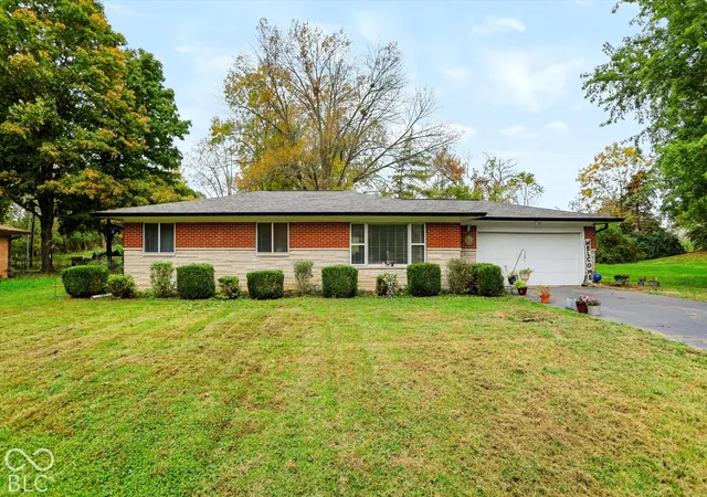 Photo 1 of Single family home for sale at 6144 S Irwin St, Indianapolis, IN 46237 | MLS# 22132319 | Listing updated on 2026-10-21