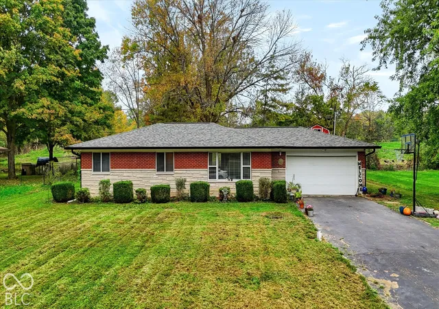 Photo 1 of Single family home for sale at 6144 S Irwin St, Indianapolis, IN 46237 | MLS# 22132319 | Listing updated on 2026-10-21