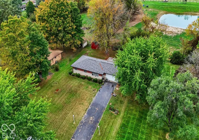 Photo 2 of Single family home for sale at 6144 S Irwin St, Indianapolis, IN 46237 | MLS# 22132319 | Listing updated on 2026-10-21
