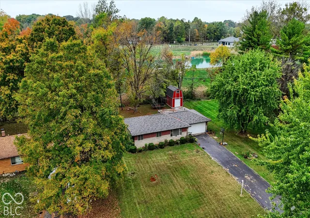 Photo 3 of Single family home for sale at 6144 S Irwin St, Indianapolis, IN 46237 | MLS# 22132319 | Listing updated on 2026-10-21
