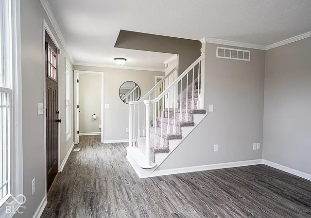 Photo 2 of Single family home for sale at 5713 Arlington Pkwy N, Fort Wayne, IN 46835 | MLS# 22132322 | Listing updated on 2026-10-21