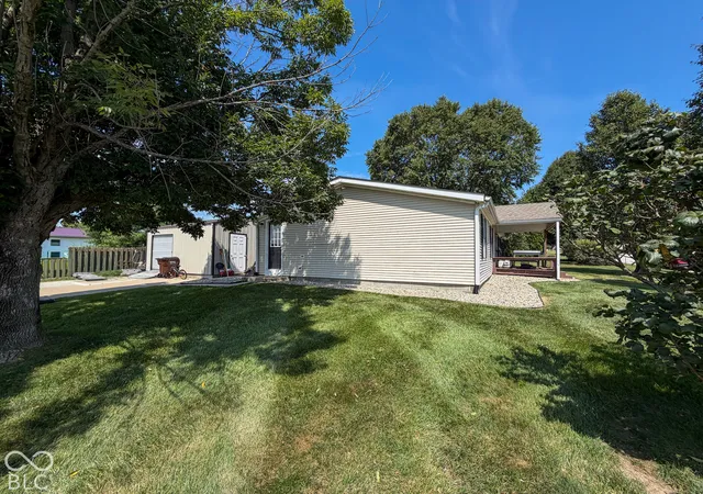 Photo 3 of Manufactured home for sale at 1078 Whipporwill, Seymour, IN 47274 | MLS# 22132344 | Listing updated on 2026-10-22
