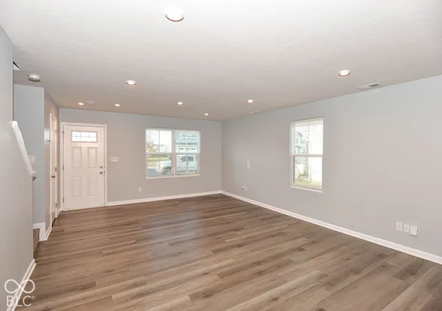 Photo 2 of Single family home for sale at 1392 Cascades Dr, Greenfield, IN 46140 | MLS# 22132346 | Listing updated on 2026-10-26