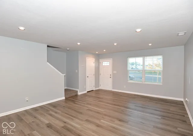 Photo 3 of Single family home for sale at 1392 Cascades Dr, Greenfield, IN 46140 | MLS# 22132346 | Listing updated on 2026-10-26