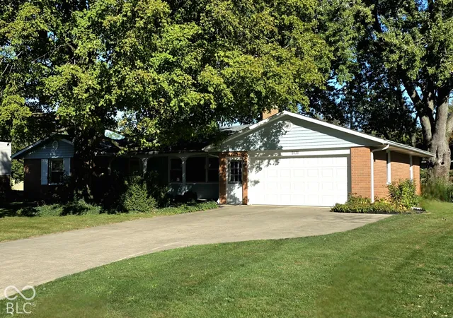 Photo 1 of Single family home for sale at 1630 S Winding Way, Anderson, IN 46011 | MLS# 22132352 | Listing updated on 2026-10-25