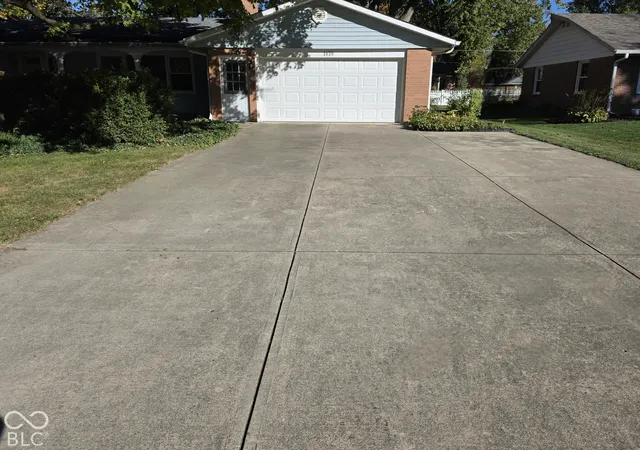 Photo 2 of Single family home for sale at 1630 S Winding Way, Anderson, IN 46011 | MLS# 22132352 | Listing updated on 2026-10-25