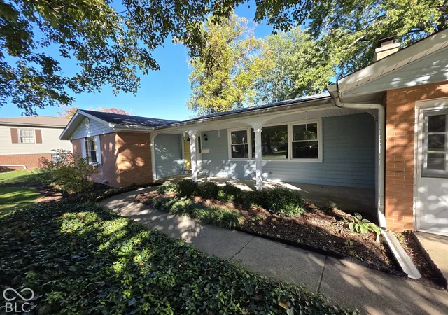 Photo 3 of Single family home for sale at 1630 S Winding Way, Anderson, IN 46011 | MLS# 22132352 | Listing updated on 2026-10-25