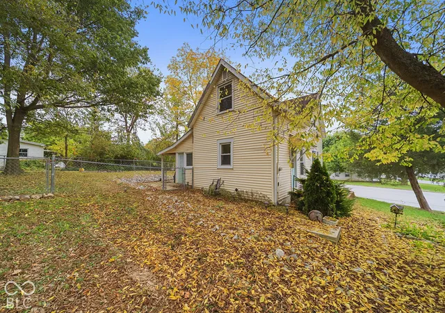 Photo 2 of Single family home for sale at 5401 E US Hwy 40, Fillmore, IN 46128 | MLS# 22132365 | Listing updated on 2026-10-25