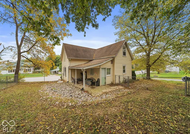 Photo 3 of Single family home for sale at 5401 E US Hwy 40, Fillmore, IN 46128 | MLS# 22132365 | Listing updated on 2026-10-25