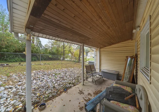 Photo 4 of Single family home for sale at 5401 E US Hwy 40, Fillmore, IN 46128 | MLS# 22132365 | Listing updated on 2026-10-25