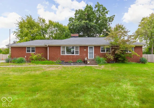 Photo 2 of Sale Pending at 2635 Lindbergh Dr, Indianapolis, IN 46227 | MLS# 22132368 | Listing updated on 2026-10-22
