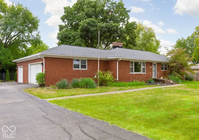 Photo 3 of Sale Pending at 2635 Lindbergh Dr, Indianapolis, IN 46227 | MLS# 22132368 | Listing updated on 2026-10-22