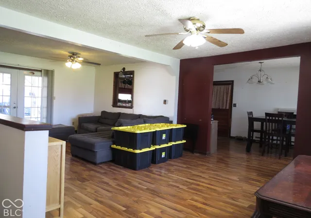Photo 4 of Single family home for sale at 8870 W 450 South, Columbus, IN 47201 | MLS# 22132387 | Listing updated on 2026-10-23