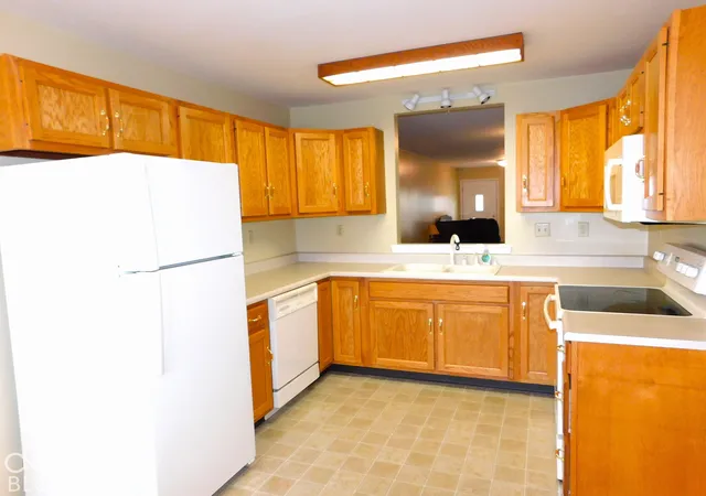 Photo 4 of Condo for sale at 1029 E Crown Pointe Blvd, Greensburg, IN 47240 | MLS# 22132391 | Listing updated on 2026-10-22
