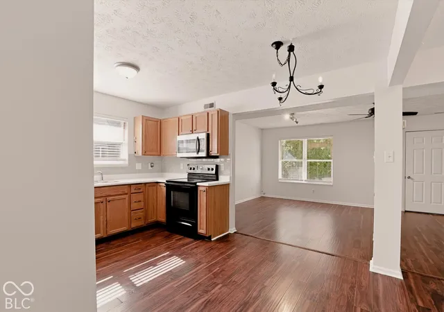 Photo 4 of Single family home for sale at 1342 Auburn Dr, Brownsburg, IN 46112 | MLS# 22132399 | Listing updated on 2026-10-29