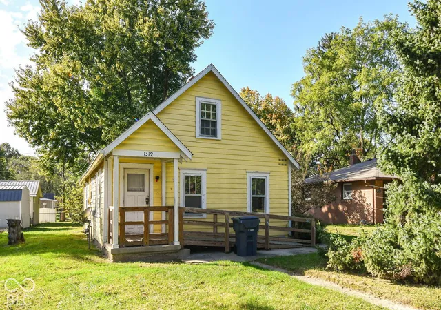 Single family home for sale at 1319 Chester St, Anderson, IN 46012 | MLS# 22132402