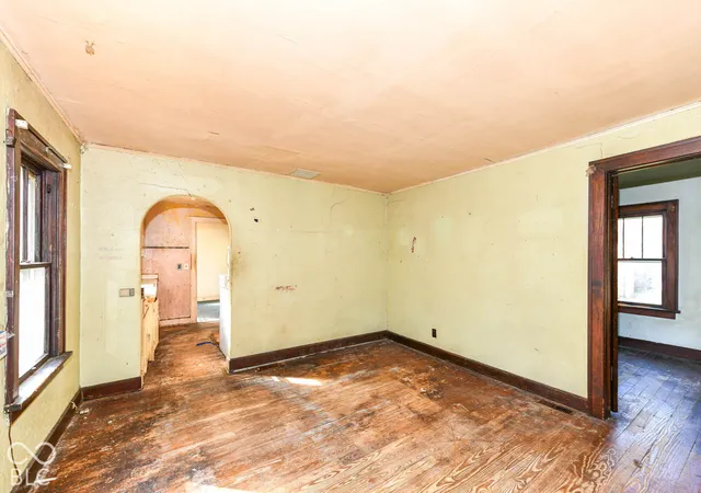 Photo 2 of Single family home for sale at 1319 Chester St, Anderson, IN 46012 | MLS# 22132402 | Listing updated on 2026-10-27