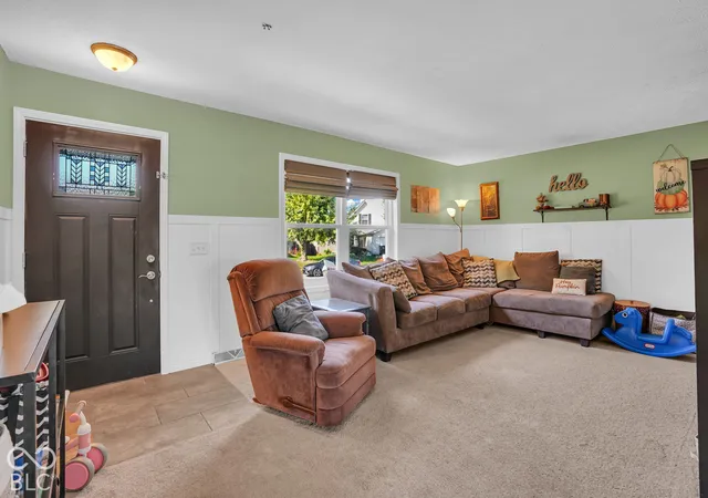 Photo 3 of Single family home for sale at 4045 Harmony, Indianapolis, IN 46221 | MLS# 22132432 | Listing updated on 2026-10-24