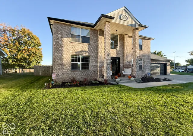 Single family home for sale at 955 Cambridge Ln, Edinburgh, IN 46124 | MLS# 22132445