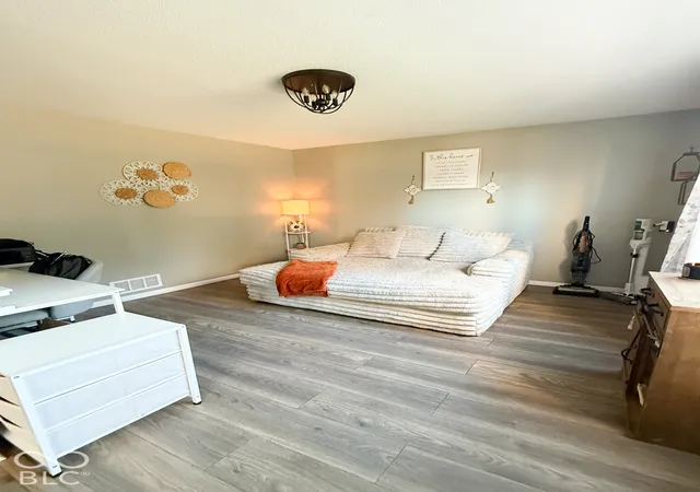 Photo 3 of Single family home for sale at 955 Cambridge Ln, Edinburgh, IN 46124 | MLS# 22132445 | Listing updated on 2026-10-29