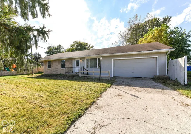 Single family home for sale at 21 Golden Dr, Anderson, IN 46012 | MLS# 22132454