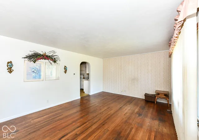 Photo 3 of Single family home for sale at 21 Golden Dr, Anderson, IN 46012 | MLS# 22132454 | Listing updated on 2026-10-27