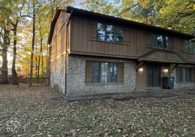 Photo 1 of Single family home for sale at 8910 Shagbark Rd, Indianapolis, IN 46260 | MLS# 22132492 | Listing updated on 2026-10-23