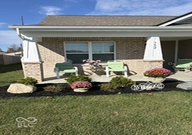 Photo 4 of Single family home for sale at 352 Catamount Ln, Indianapolis, IN 46229 | MLS# 22132496 | Listing updated on 2026-10-27