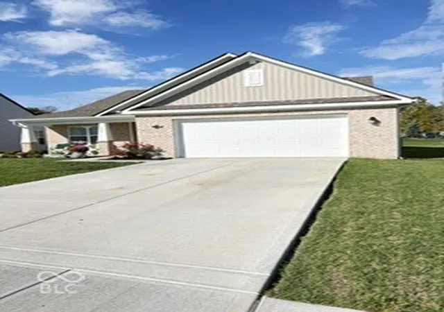Single family home for sale at 352 Catamount Ln, Indianapolis, IN 46229 | MLS# 22132496