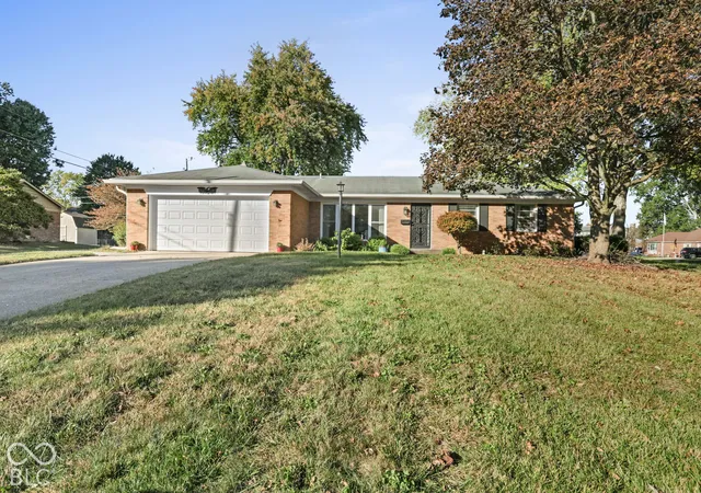 Photo 1 of Single family home for sale at 7422 Glenfair Ct, Indianapolis, IN 46214 | MLS# 22132498 | Listing updated on 2026-10-23