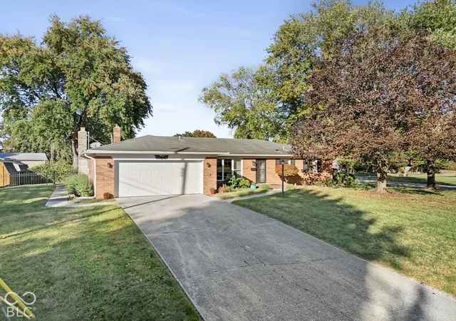 Photo 2 of Single family home for sale at 7422 Glenfair Ct, Indianapolis, IN 46214 | MLS# 22132498 | Listing updated on 2026-10-23