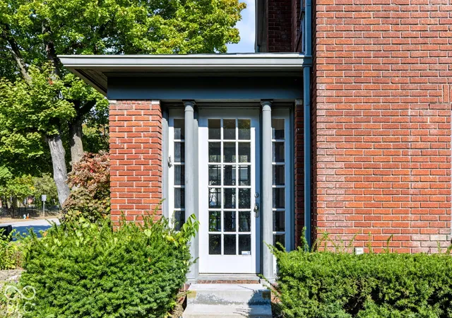 Photo 4 of Single family home for sale at 4461 Central Ave, Indianapolis, IN 46205 | MLS# 22132501 | Listing updated on 2026-10-28