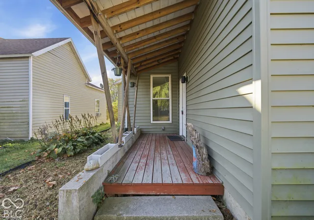 Photo 3 of Single family home for sale at 1211 W 10th Street, Muncie, IN 47302 | MLS# 22132512 | Listing updated on 2026-10-26