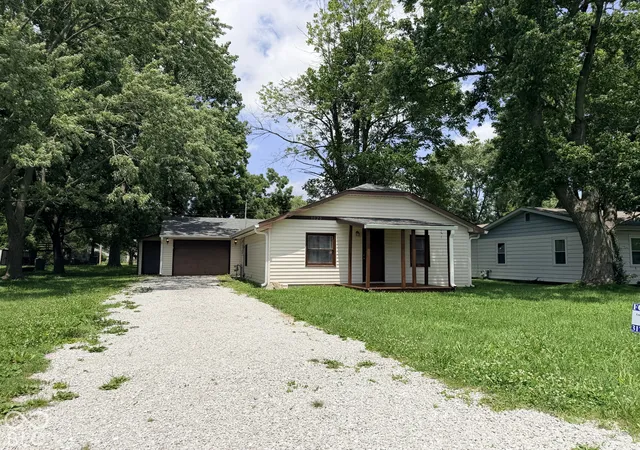 Photo 1 of Single family home for sale at 1020 E 7th Street, Greenfield, IN 46140 | MLS# 22132521 | Listing updated on 2026-10-21