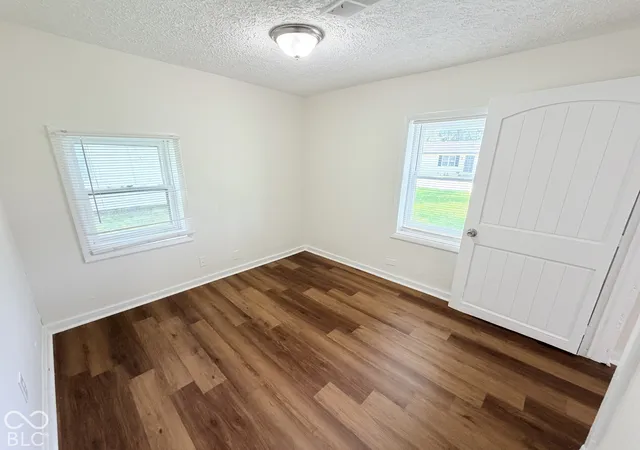 Photo 4 of Single family home for sale at 1020 E 7th Street, Greenfield, IN 46140 | MLS# 22132521 | Listing updated on 2026-10-21