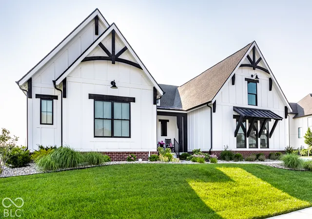Photo 3 of Single family home for sale at 15989 Sonnet Park Ln, Westfield, IN 46074 | MLS# 22132527 | Listing updated on 2026-10-23