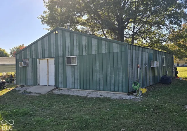 Photo 3 of Single family home for sale at 4238 Hochstetler St, Coal City, IN 47427 | MLS# 22132542 | Listing updated on 2026-10-22