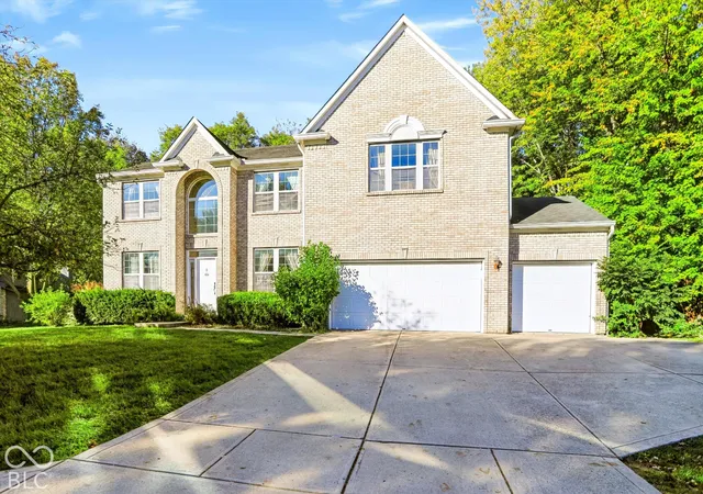 Photo 1 of Single family home for sale at 6506 Hazelwood Ave, Indianapolis, IN 46260 | MLS# 22132547 | Listing updated on 2026-10-22