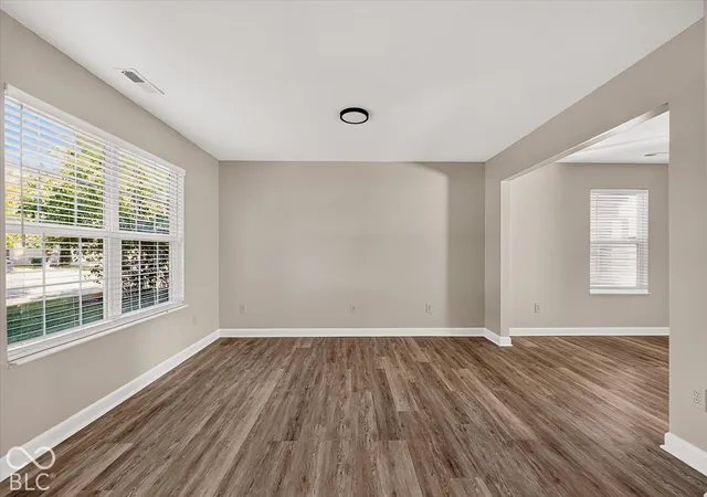Photo 3 of Single family home for sale at 839 Stonehurst Dr, Franklin, IN 46131 | MLS# 22132555 | Listing updated on 2026-10-23