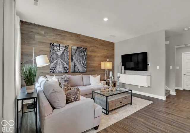 Photo 3 of Townhouse for sale at 8936 Silver Springs Cir, Avon, IN 46123 | MLS# 22132556 | Listing updated on 2026-10-24
