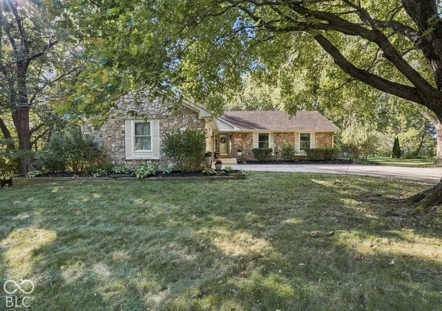 Photo 2 of Single family home for sale at 4567 Southway Rd, Greenwood, IN 46142 | MLS# 22132565 | Listing updated on 2026-10-22